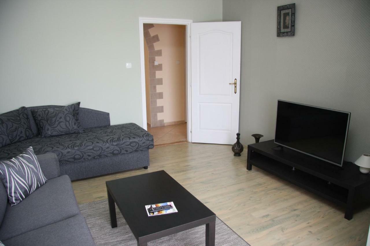Villa Maria Apartman Miskolc Exterior foto